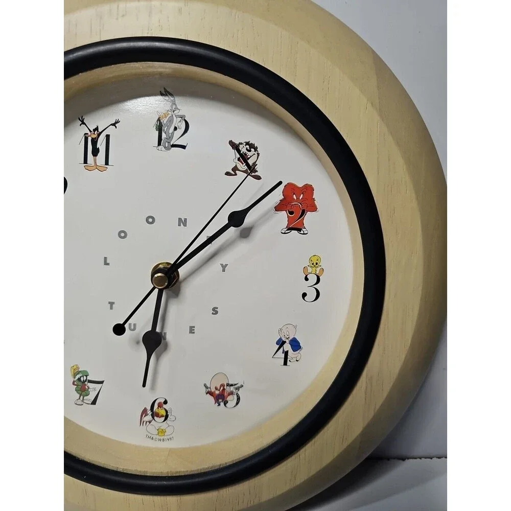 Rare Looney Tunes Wall Clock Warner Bros. Vintage 1997 Works Perfect